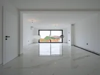 Недвижимость Четырёхкомнатная квартира в центре, Опатия: 2