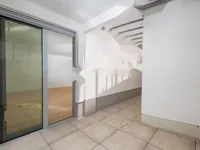 Недвижимость Трехкомнатная квартира, Центр: 4