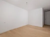 Недвижимость Трехкомнатная квартира, Центр: 9