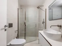 Недвижимость Трехкомнатная квартира, Центр: 10