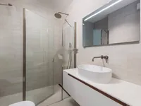 Недвижимость Трехкомнатная квартира, Центр: 11