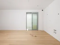 Недвижимость Трехкомнатная квартира, Центр: 18