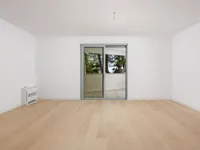 Недвижимость Трехкомнатная квартира, Центр: 22