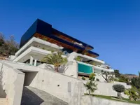 Недвижимость Двухкомнатная квартира в центре: 2