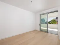 Недвижимость Трехкомнатная квартира в центре: 20