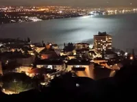 Недвижимость Трёхкомнатная квартира в центре: 1