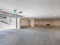 Недвижимость Трехкомнатная квартира в центре: 14