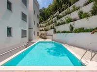 Недвижимость Трехкомнатная квартира в центре: 18