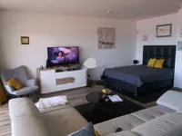 Недвижимость Двухкомнатная квартира в Центре: 23