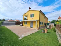 Недвижимость Дом с террасой в Хроватине: 3