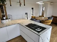 Недвижимость Трехкомнатная квартира на западной стороне, Опатия.: 10