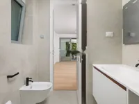 Недвижимость Трёхкомнатная квартира, центр: 21