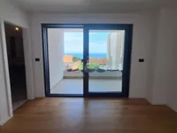 Недвижимость Квартира на 4 комнаты, Опатия: 11