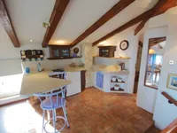 Недвижимость Трёхкомнатная квартира, Центр: 8