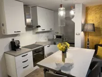 Недвижимость Двухкомнатная квартира, Центр: 4