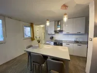 Недвижимость Двухкомнатная квартира, Центр: 6