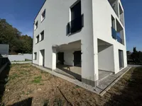 Недвижимость Трехкомнатная квартира в центре: 3