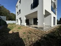 Недвижимость Трехкомнатная квартира в центре: 4