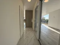 Недвижимость Трехкомнатная квартира в центре: 6