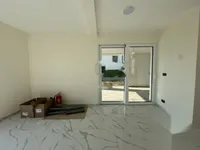 Недвижимость Трехкомнатная квартира в центре: 13