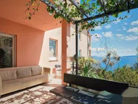 Недвижимость Двухкомнатная квартира в центре: 2