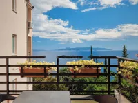 Недвижимость Двухкомнатная квартира в центре: 7