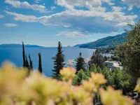 Недвижимость Двухкомнатная квартира в центре: 9