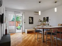 Недвижимость Двухкомнатная квартира в центре: 10