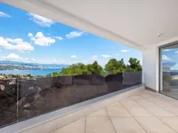 Недвижимость Трехкомнатная квартира в центре: 16