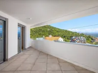 Недвижимость Трехкомнатная квартира, центр: 10