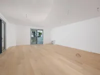 Недвижимость Трехкомнатная квартира, центр: 12