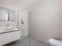 Недвижимость Трёхкомнатная квартира в центре: 8