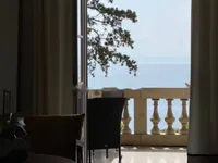 Недвижимость Трёхкомнатная квартира Центр: 12