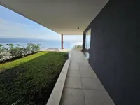 Недвижимость Двухкомнатная квартира в центре: 3