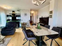 Недвижимость Трёхкомнатная квартира Центр: 10