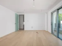 Недвижимость Трёхкомнатная квартира в центре: 10