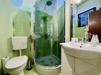 Недвижимость Четырёхкомнатная квартира, Опатия: 8