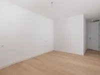 Недвижимость Трехкомнатная квартира в центре: 9