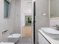 Недвижимость Трехкомнатная квартира в центре: 20