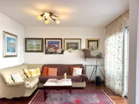 Недвижимость Трехкомнатная квартира, Центр: 2