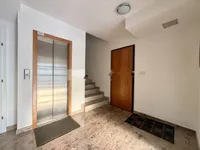 Недвижимость Трехкомнатная квартира, Центр: 21