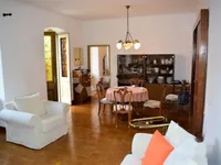 Недвижимость Трёхкомнатная квартира в центре: 3