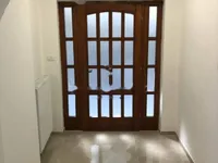 Недвижимость Трехкомнатная квартира в центре: 10