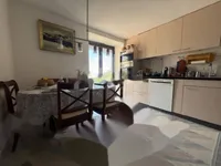 Недвижимость Двухкомнатная квартира Центр: 3