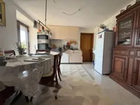 Недвижимость Двухкомнатная квартира Центр: 4