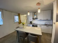 Недвижимость Двухкомнатная квартира в Центре: 3