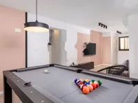 Недвижимость Трехкомнатная квартира в центре: 4