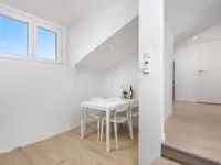 Недвижимость Трехкомнатная квартира в центре: 10