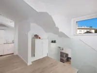 Недвижимость Трехкомнатная квартира в центре: 11