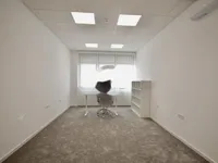 Недвижимость Офисное помещение Стегне: 1